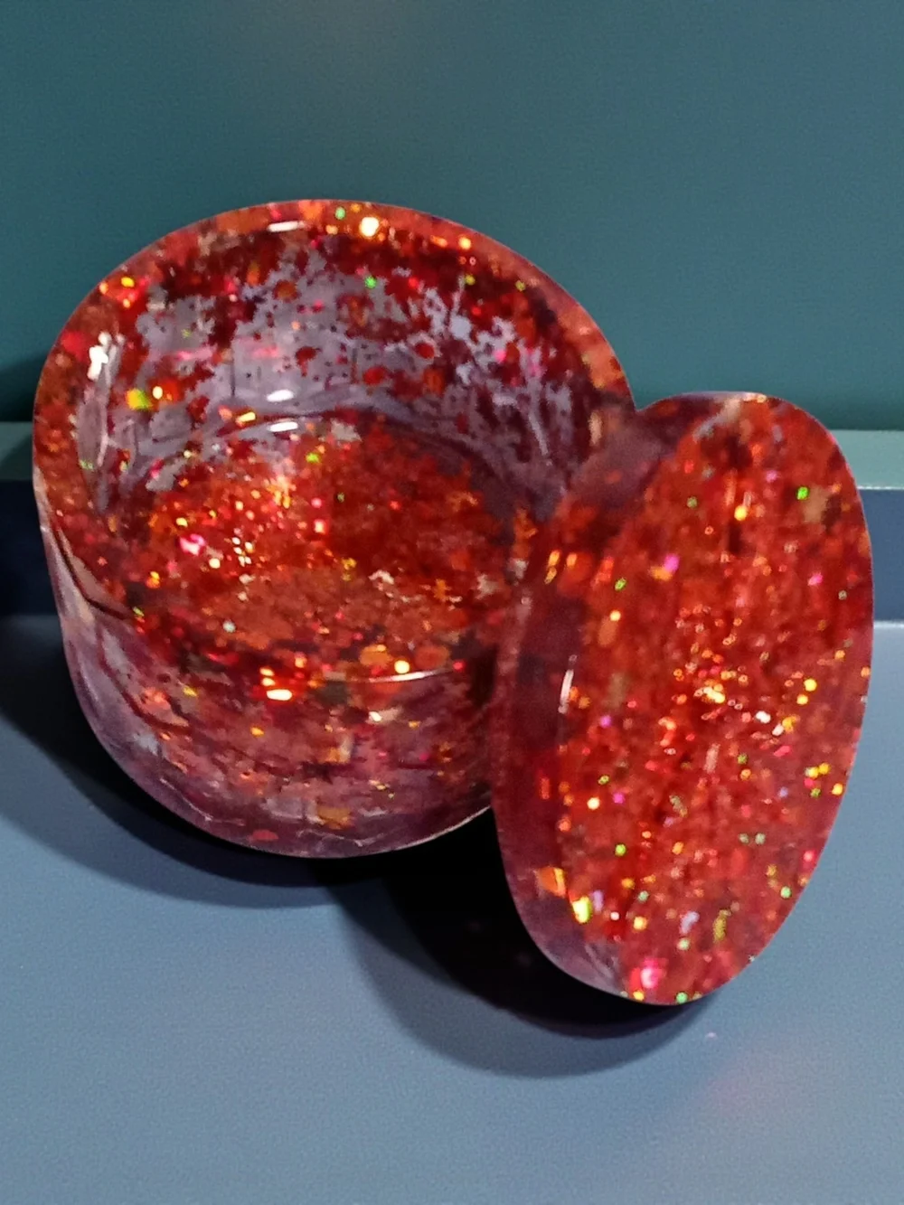 Round Glitter Resin Honeybee's Trinket Box - Red